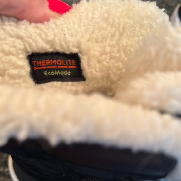 Thermolite Eco Mode Black Boots with Cream Lining EUC 9 - Picture 2 of 13